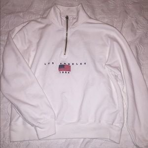 white brandy melville zip up hoodie